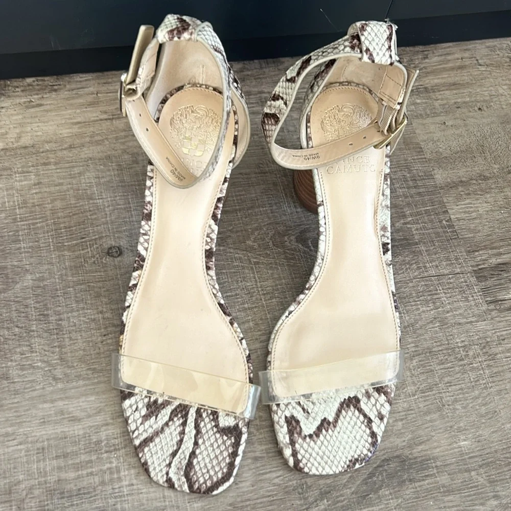 Vince Camuto Mejorla Womens Ankle Strap Snakeskin Block Heels Sandals Ivory 9W